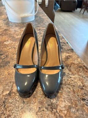 Journee Collection Gray Patent Mary Jane Pumps